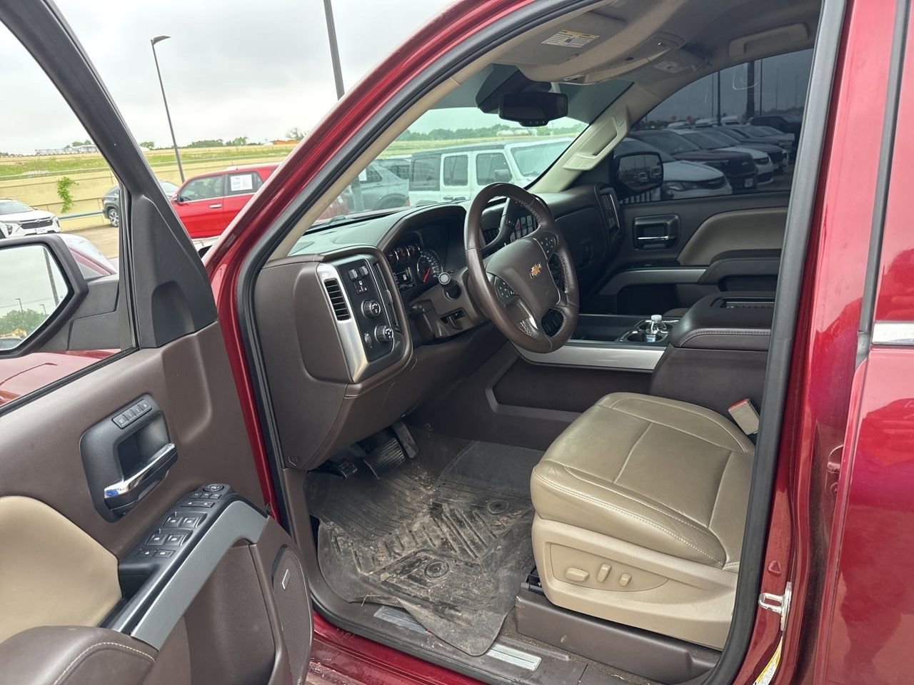 Used 2017 Chevrolet Silverado 1500 LTZ Z71 w/ LTZ Plus Package AWD/4WD image 15