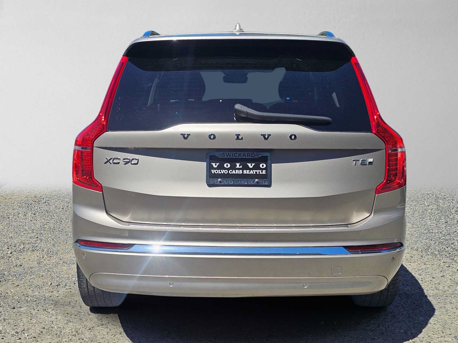 Used 2025 Volvo XC90 T8 Plus w/ Protection Package Premier AWD/4WD image 4