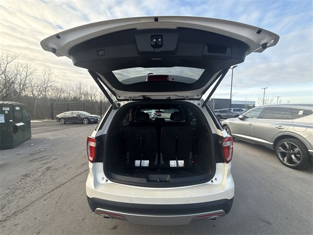 Used 2017 Ford Explorer XLT w/ Equipment Group 202A image 24