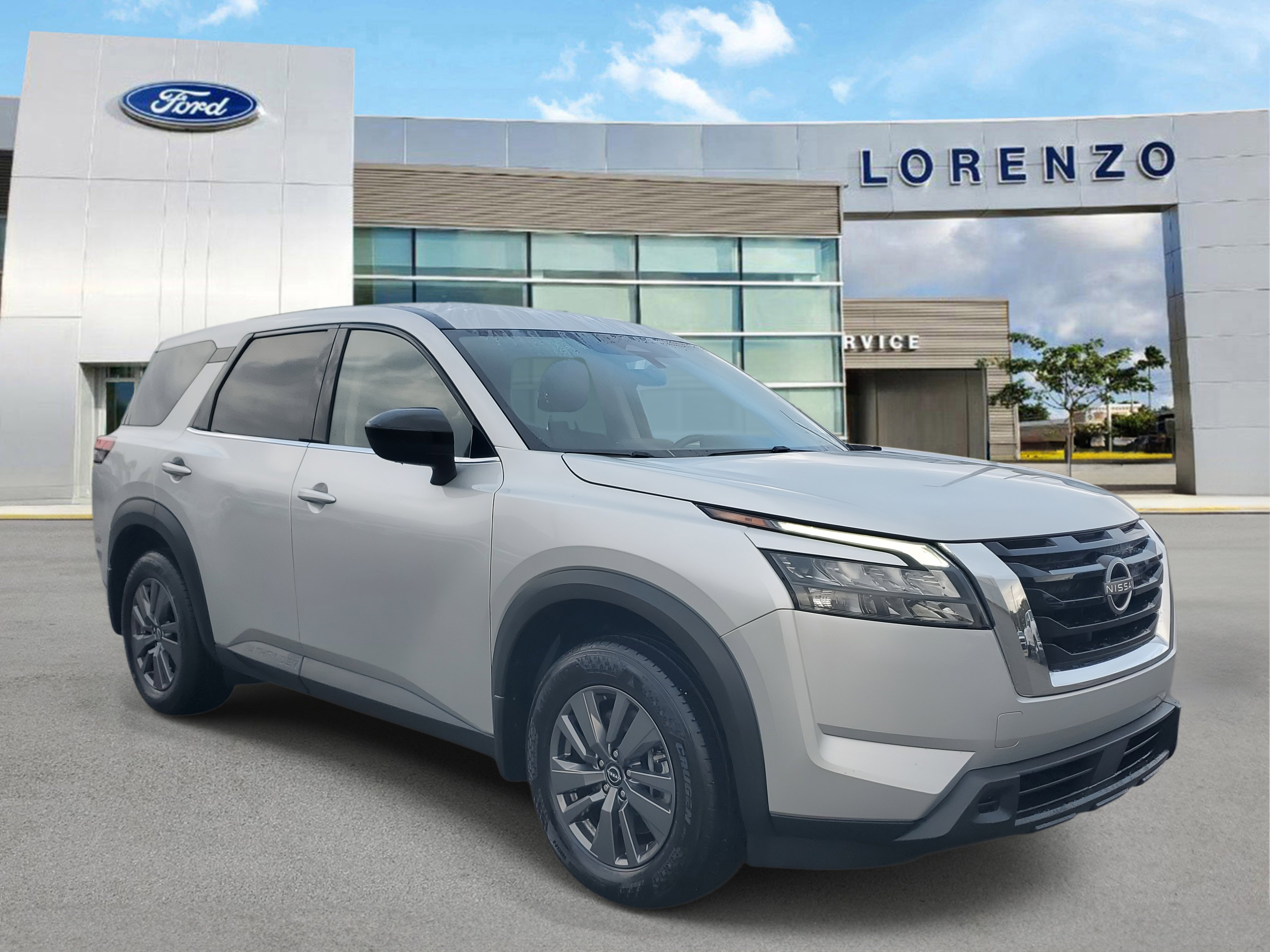 Used 2024 Nissan Pathfinder S image 3