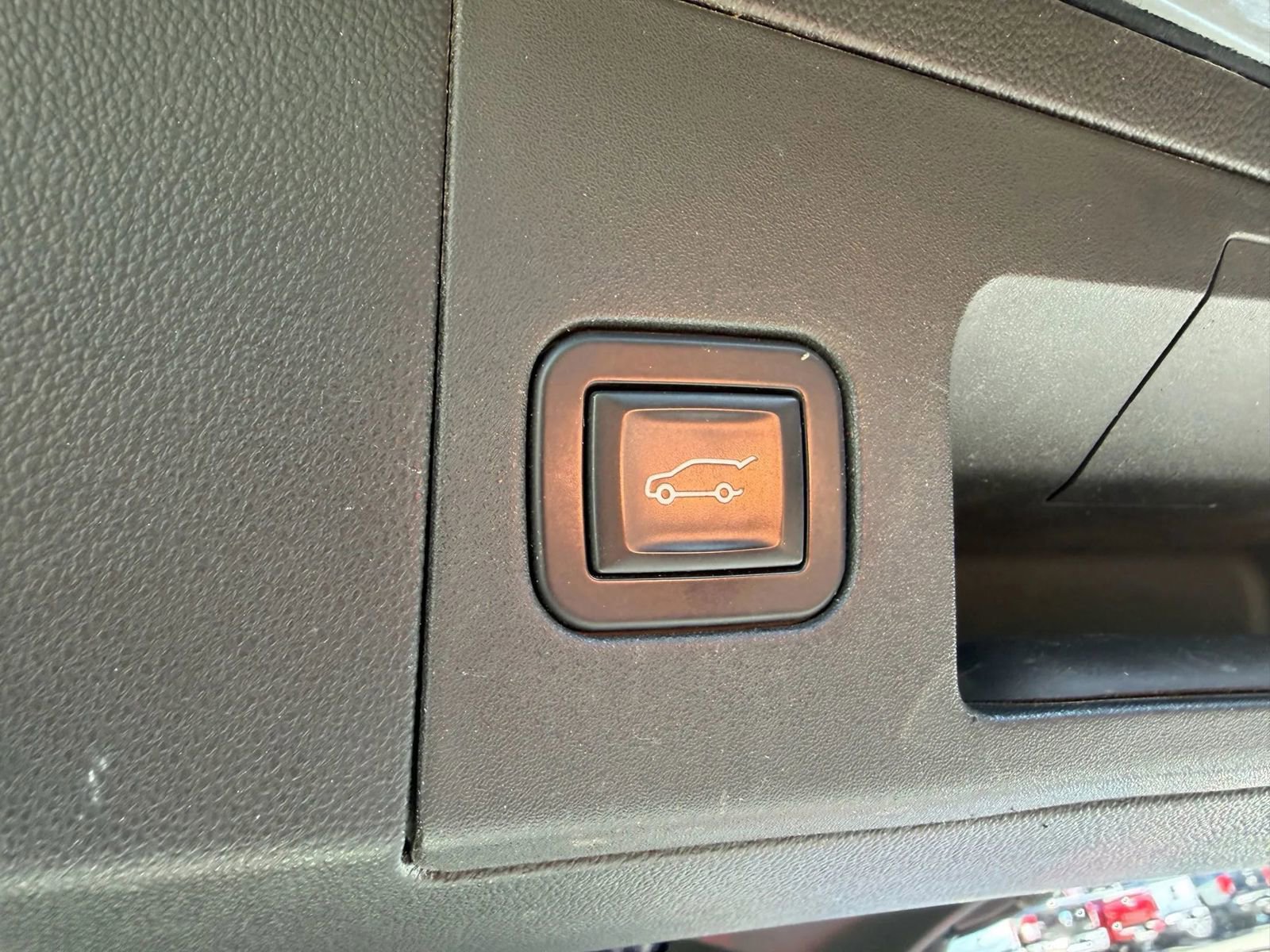 Used 2017 Cadillac XT5 Luxury image 11