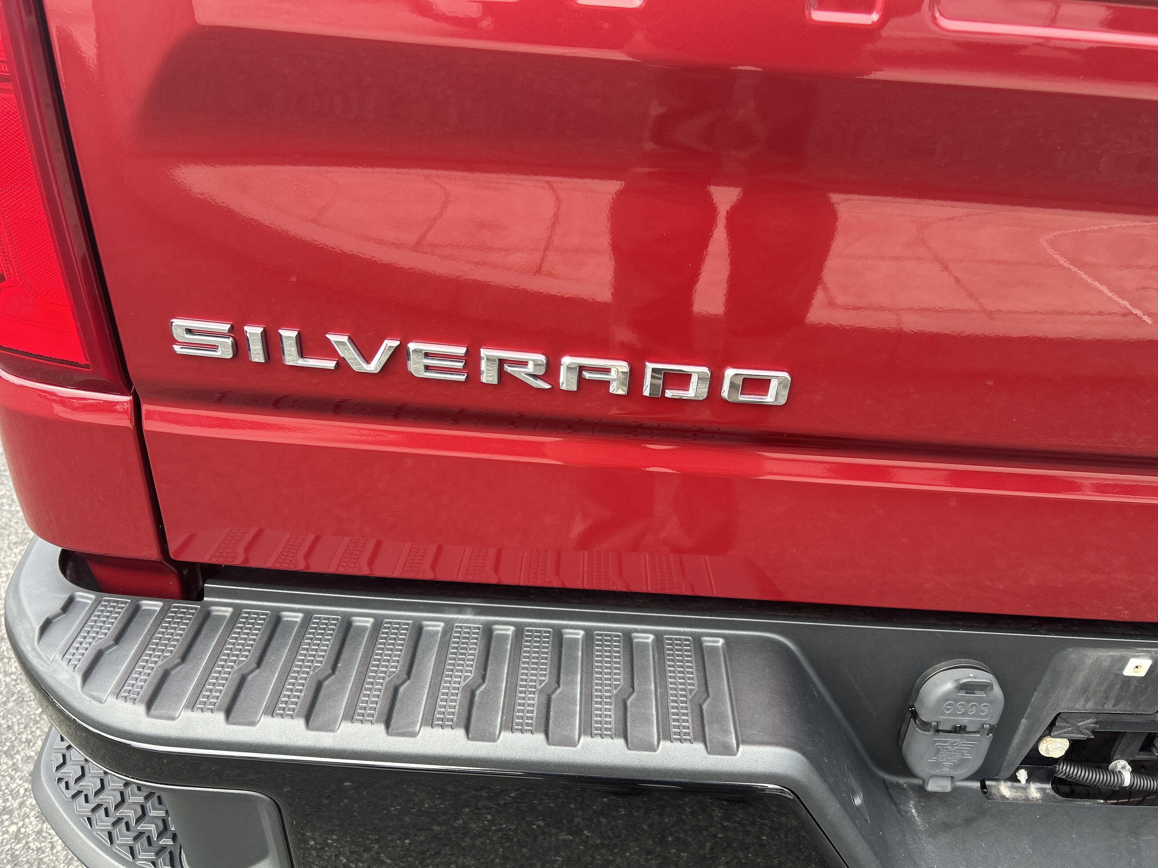 Used 2020 Chevrolet Silverado 1500 LT Trail Boss AWD/4WD image 9