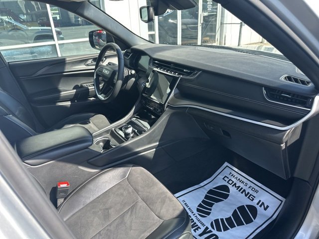 Used 2024 Jeep Grand Cherokee L Laredo image 24