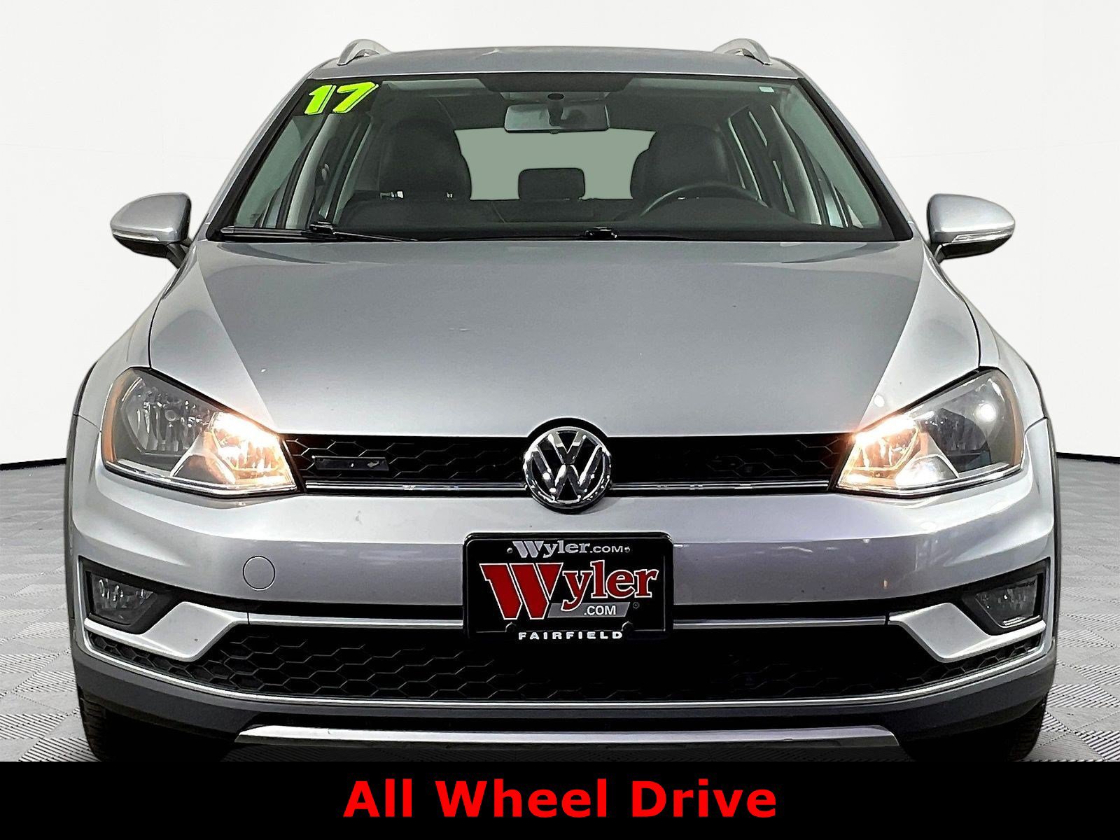 Used 2017 Volkswagen Golf Alltrack S AWD/4WD image 2