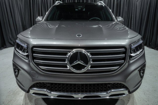 Certified 2026 Mercedes-Benz GLB 250 4MATIC image 2
