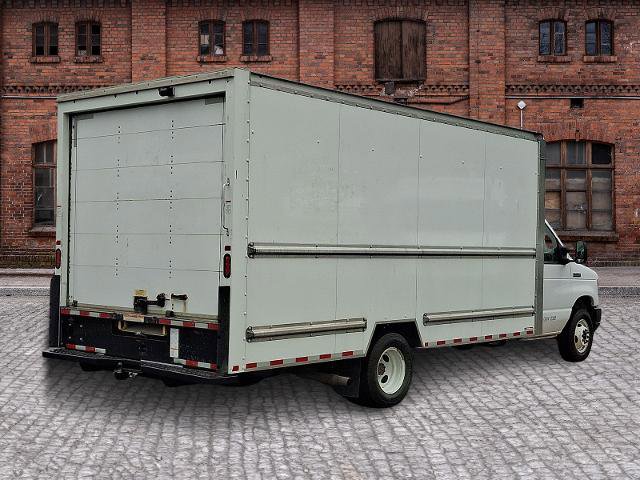 Certified 2021 Ford E-350 and Econoline 350 Super Duty RWD image 4