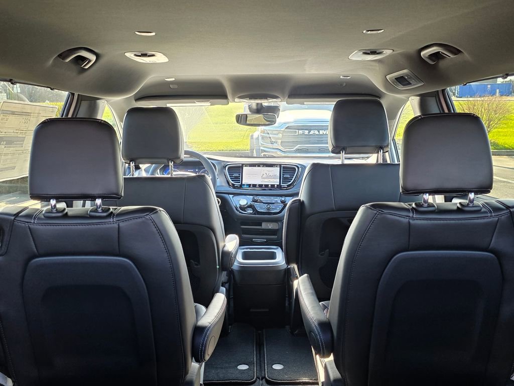 New 2026 Chrysler Pacifica Select image 29