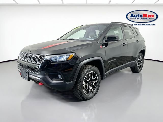 Used 2025 Jeep Compass Trailhawk image 4