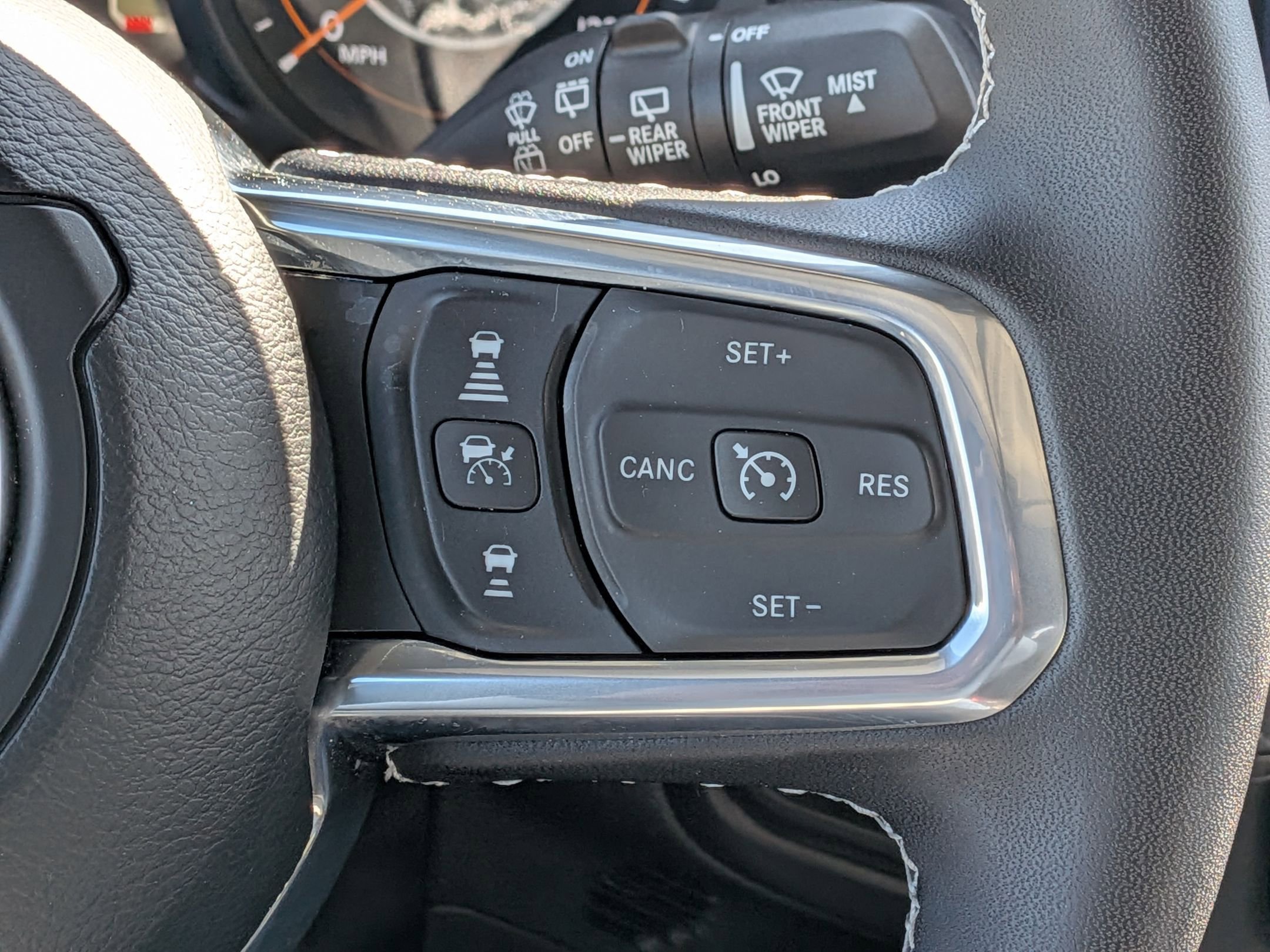 Used 2025 Jeep Wrangler Sahara AWD/4WD image 18