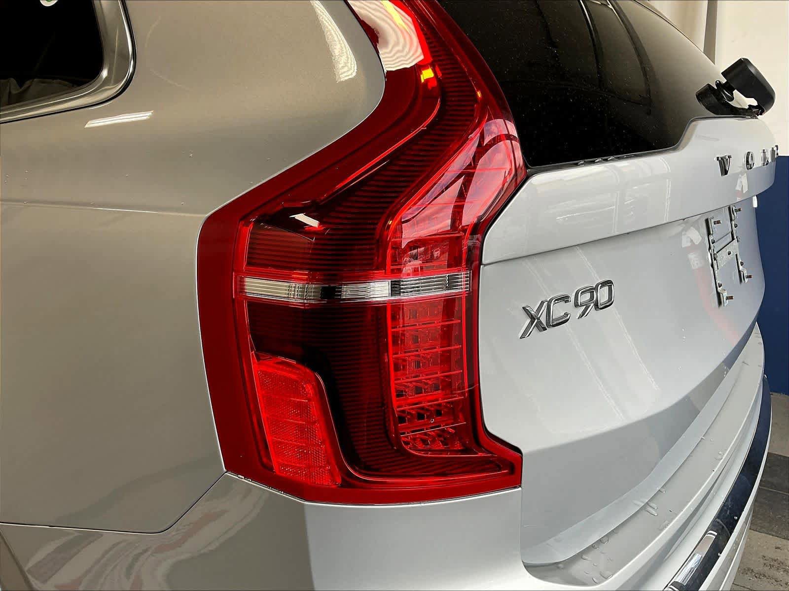 Used 2023 Volvo XC90 B6 Plus w/ Protection Package AWD/4WD image 35