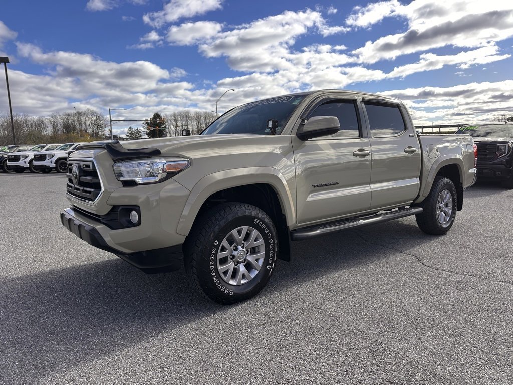 Used 2018 Toyota Tacoma SR5 w/ Exterior Package image 2