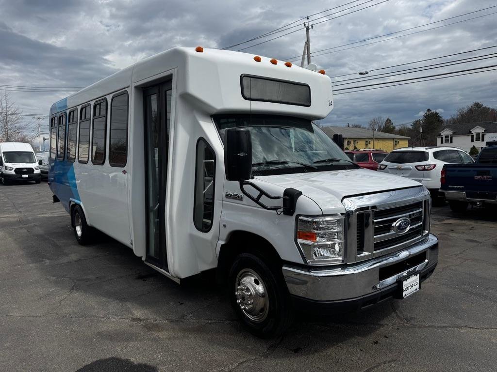 Used 2018 Ford E-450 and Econoline 450 Super Duty w/ Shuttle Bus Prep Package RWD image 8