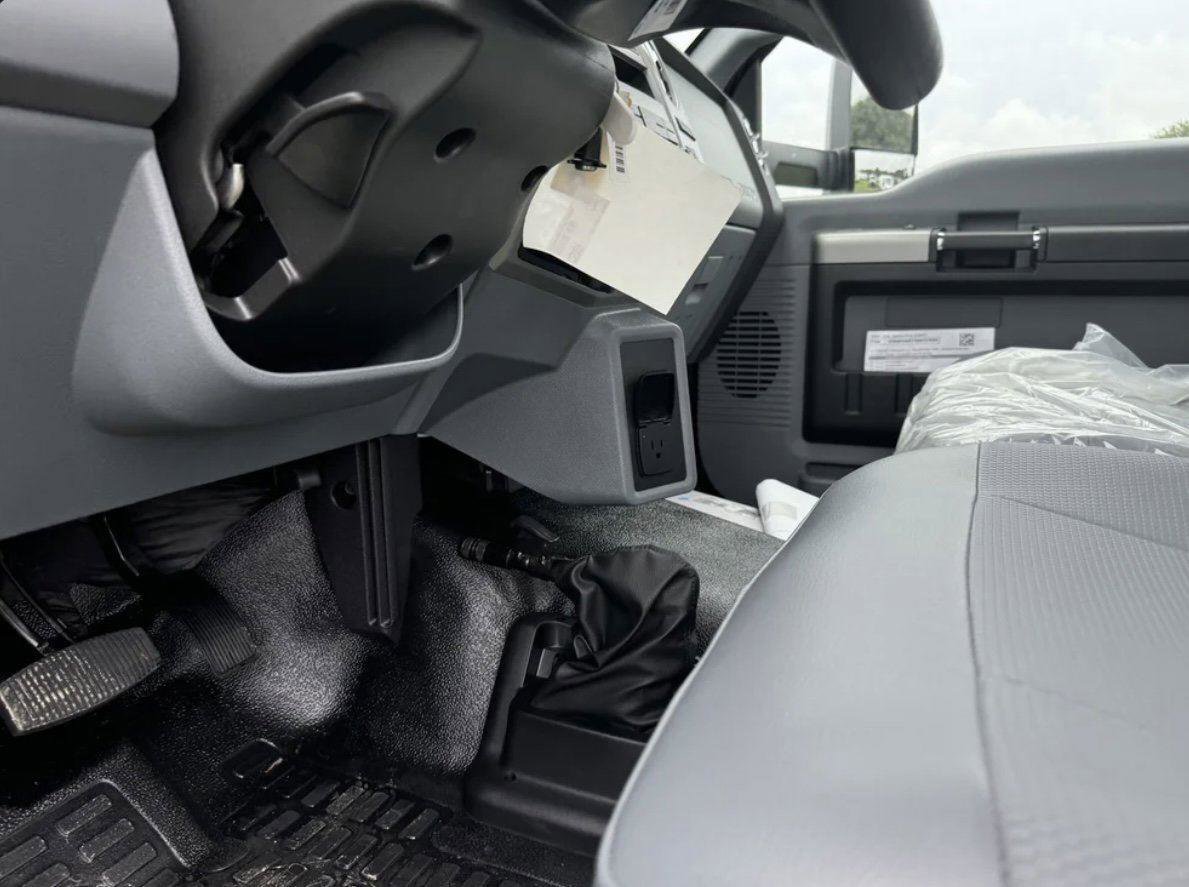 New 2025 Ford F650 2WD Regular Cab Super Duty image 10