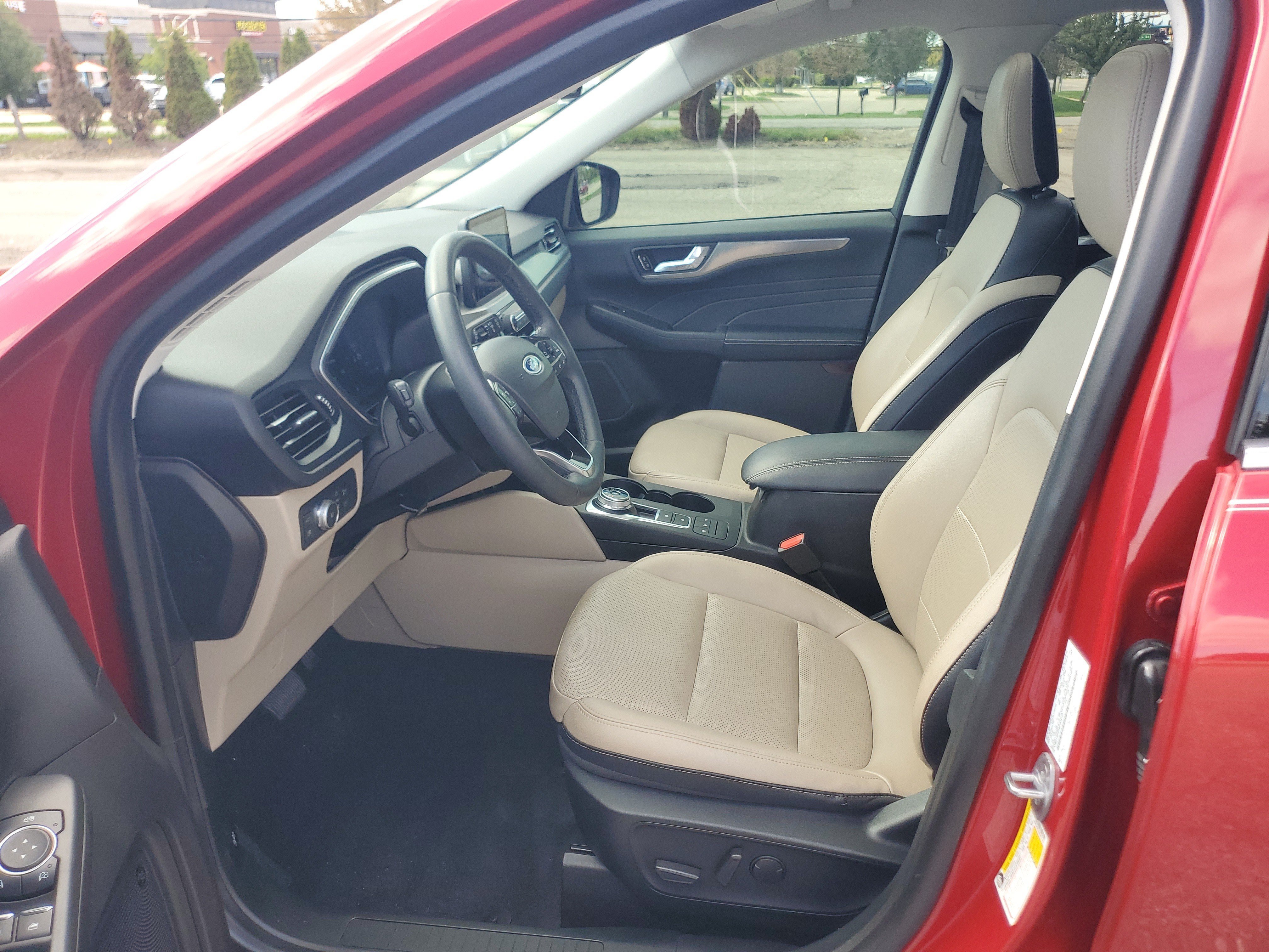 Used 2021 Ford Escape Titanium FWD image 12