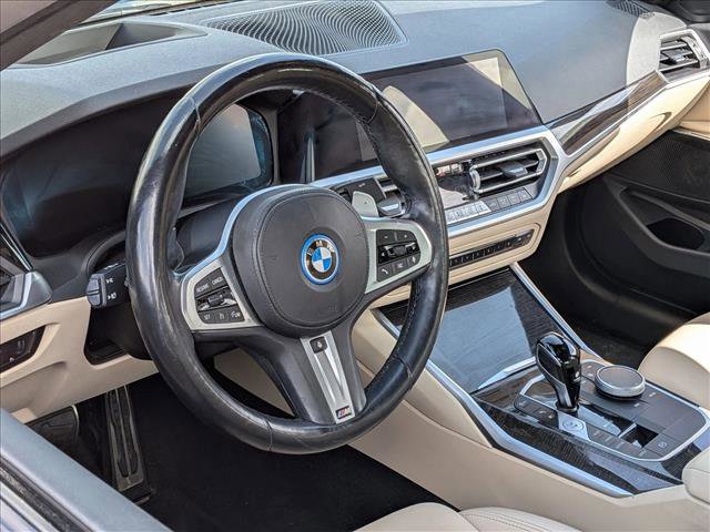 Used 2022 BMW 330e w/ M Sport Package RWD image 9