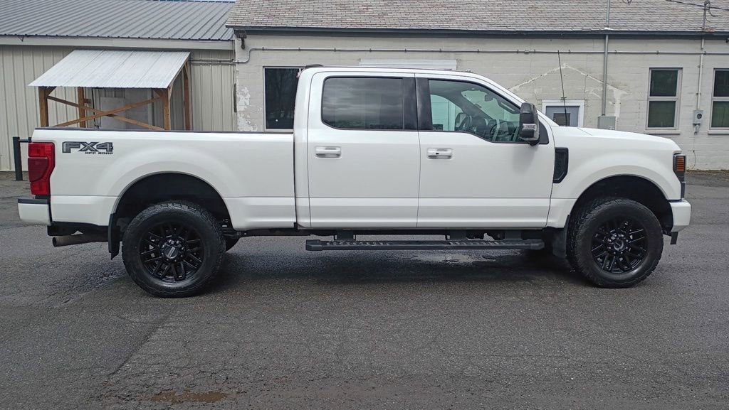 Used 2022 Ford F350 Lariat w/ Black Appearance Package image 8