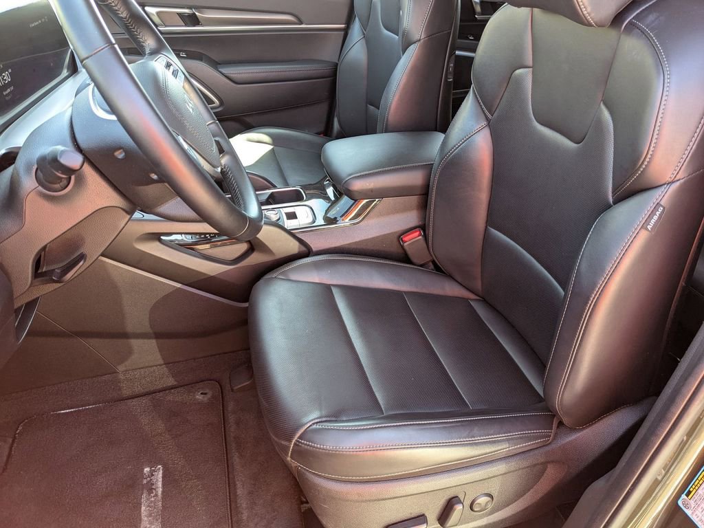 Used 2025 Kia Telluride S image 16