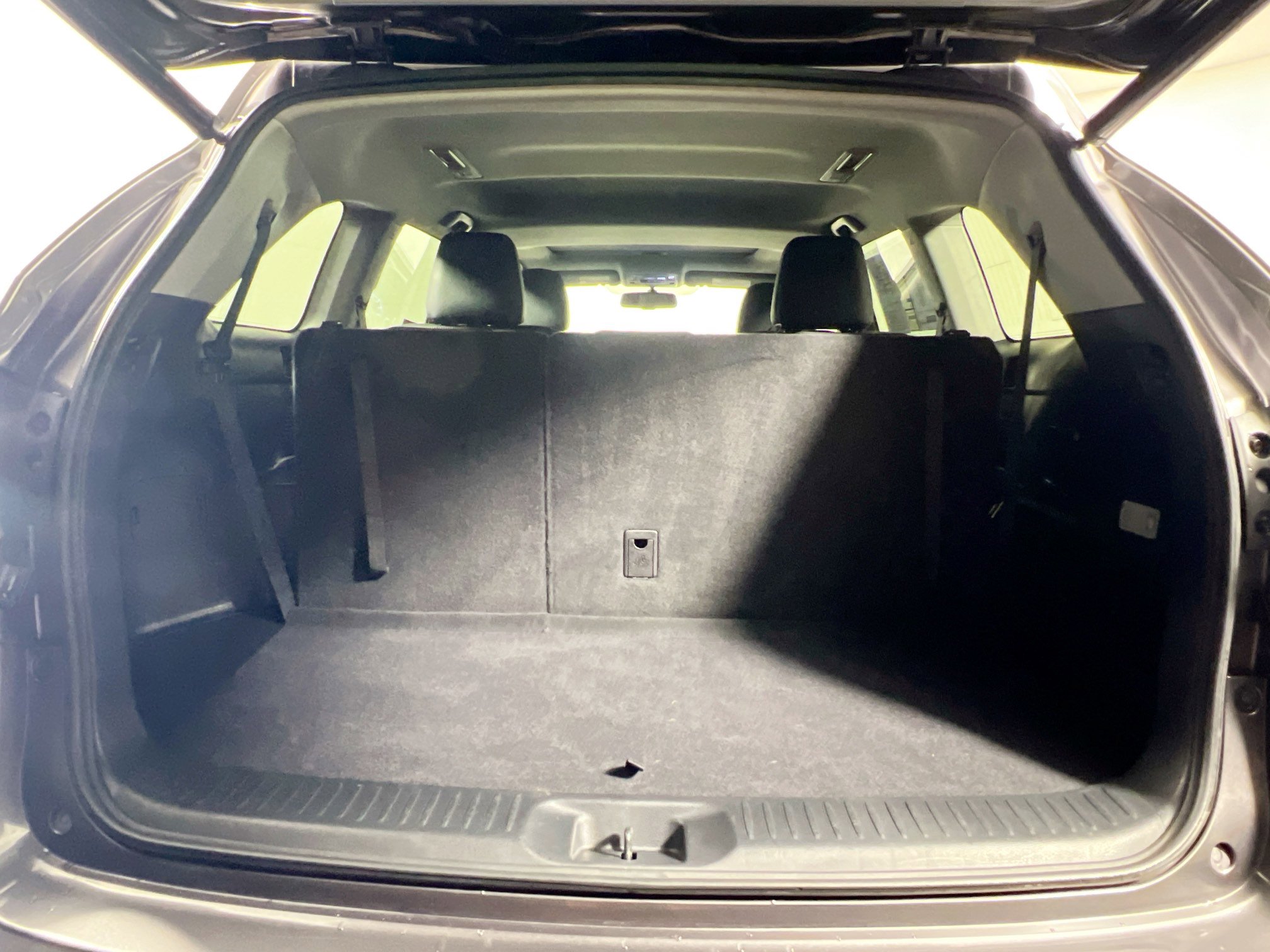 Used 2016 Toyota Highlander XLE image 34