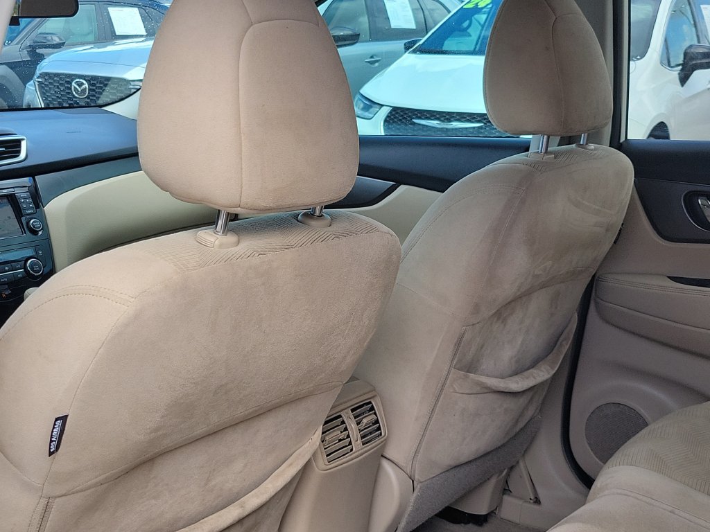 Used 2015 Nissan Rogue SV w/ SV Premium Package FWD image 11