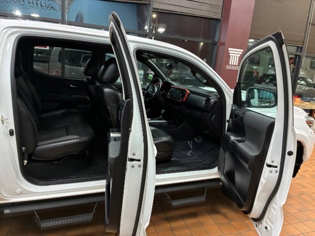 Used 2017 Toyota Tacoma TRD Sport w/ Tow Package image 29