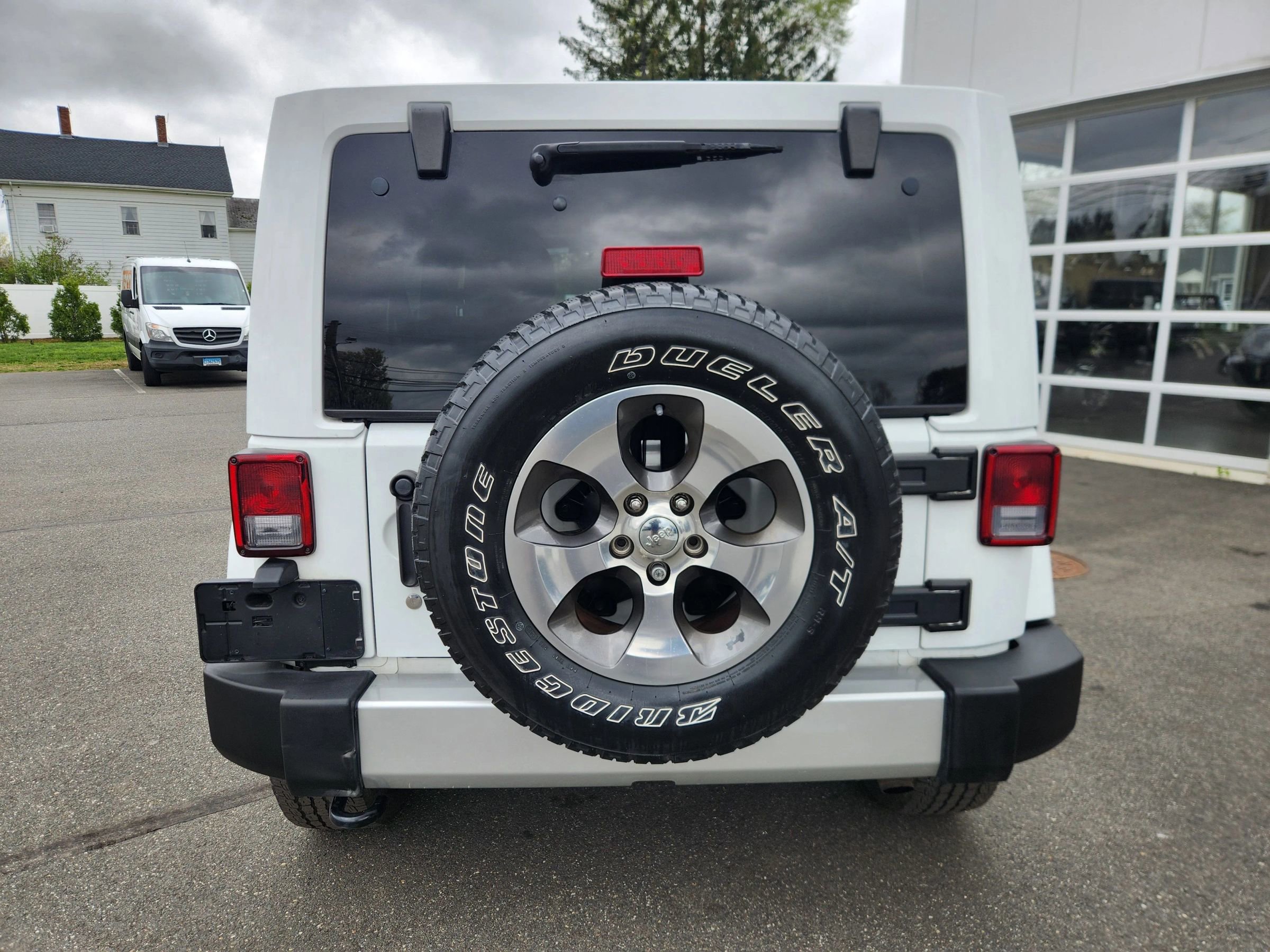 Used 2017 Jeep Wrangler Unlimited Sahara w/ Dual Top Group AWD/4WD image 12