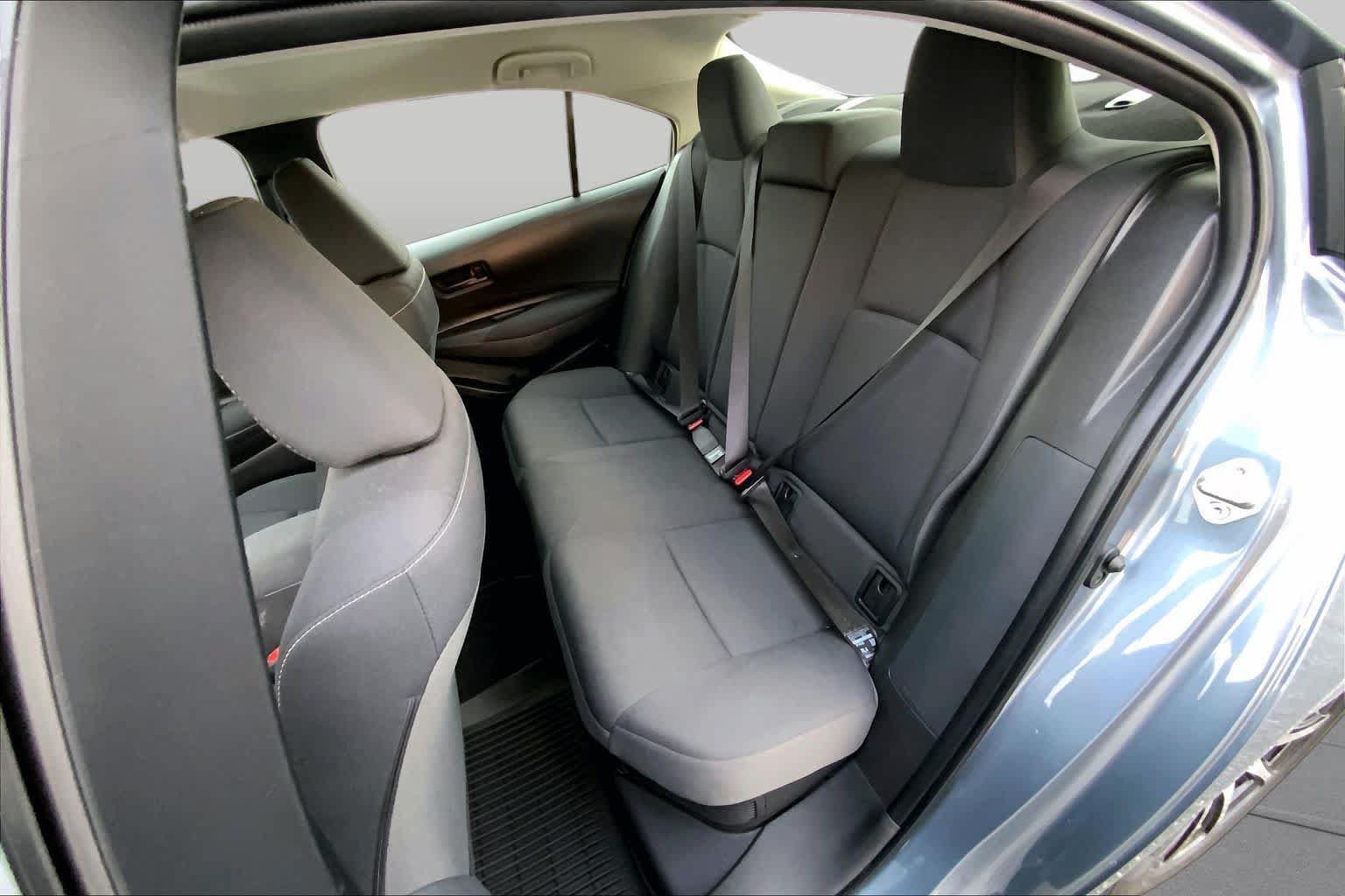 Used 2025 Toyota Corolla LE FWD image 18