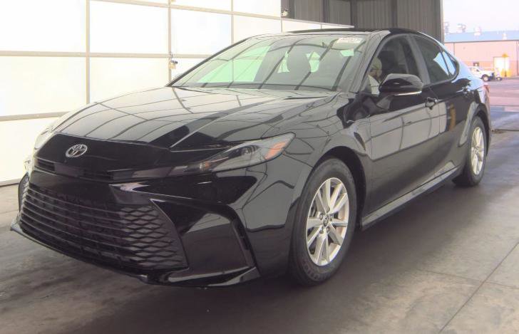 Used 2025 Toyota Camry LE image 1