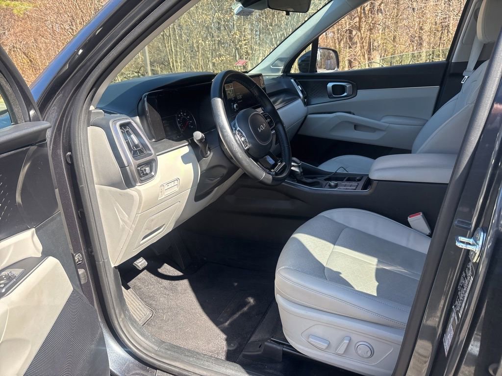 Used 2022 Kia Sorento S image 16
