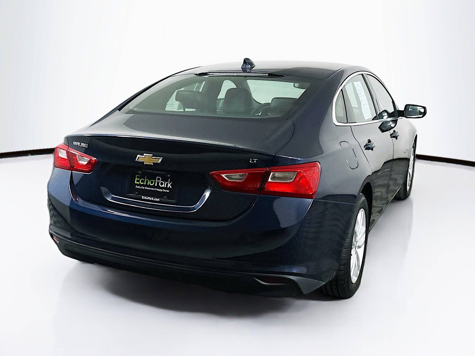 Used 2016 Chevrolet Malibu LT w/ Leather Package FWD image 9