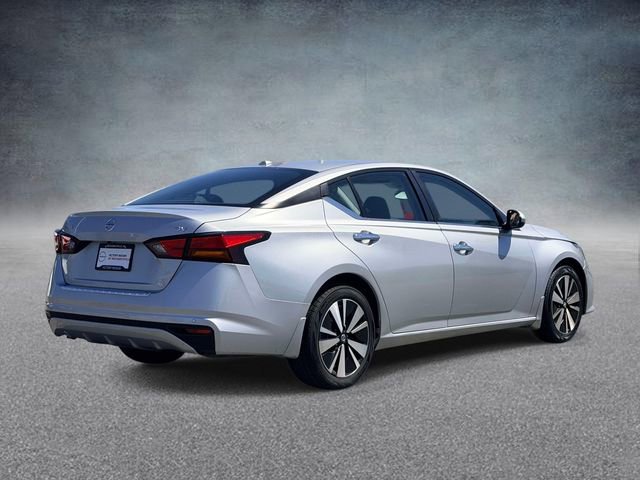 Used 2022 Nissan Altima 2.5 SV FWD image 2