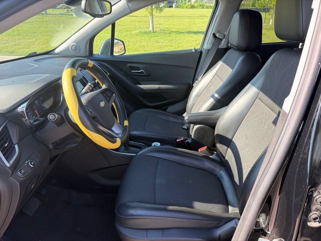 Used 2019 Chevrolet Trax LT w/ LT Convenience Package FWD image 9