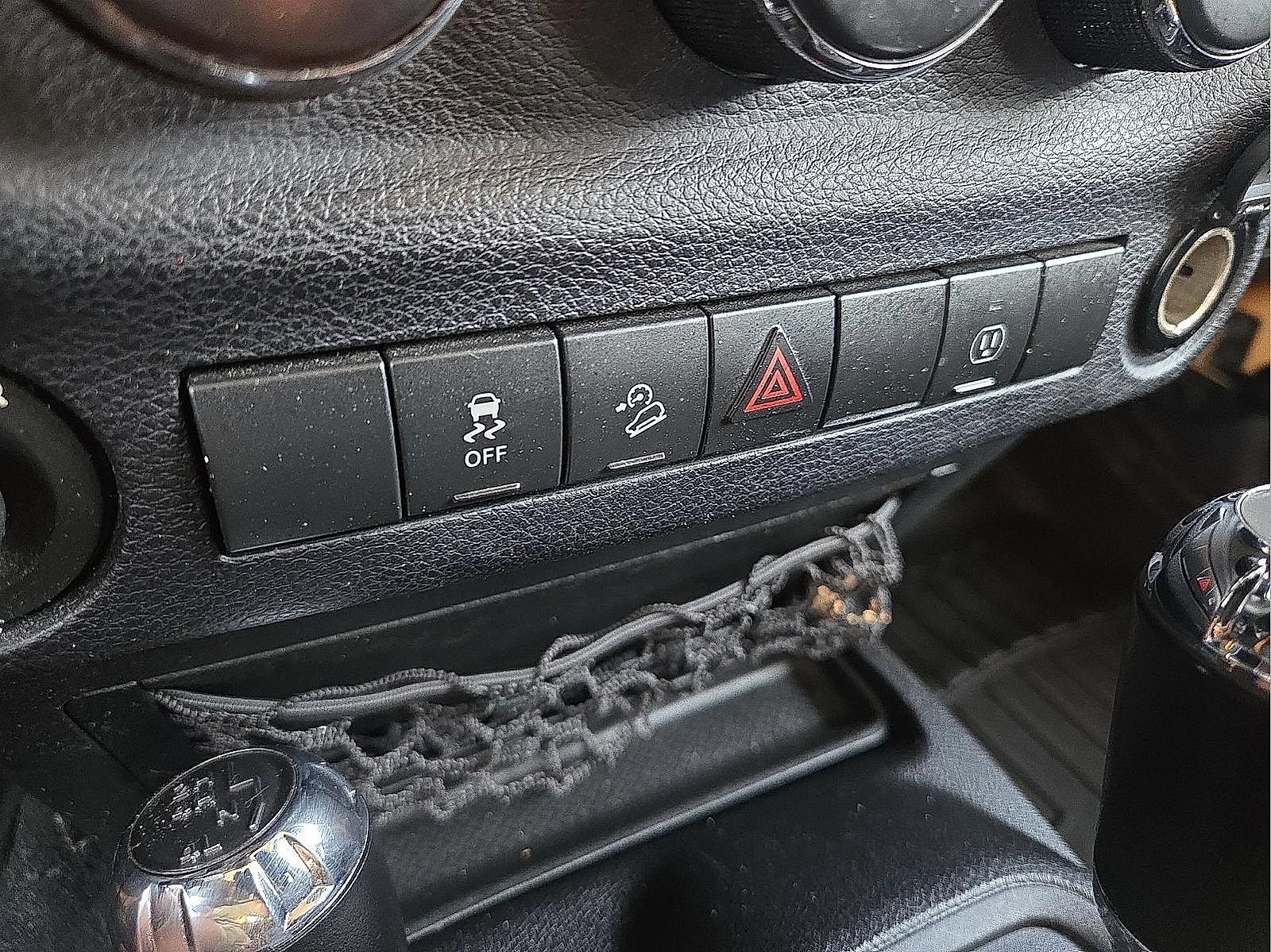Used 2014 Jeep Wrangler Unlimited Sahara AWD/4WD image 22