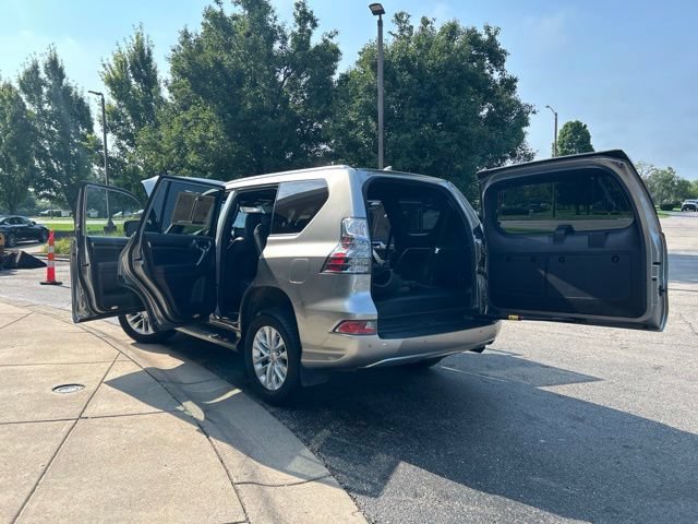 Certified 2023 Lexus GX 460 Premium w/ Premium Package AWD/4WD image 12