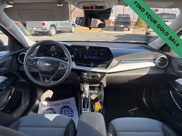 Used 2025 Chevrolet Trax LT image 12