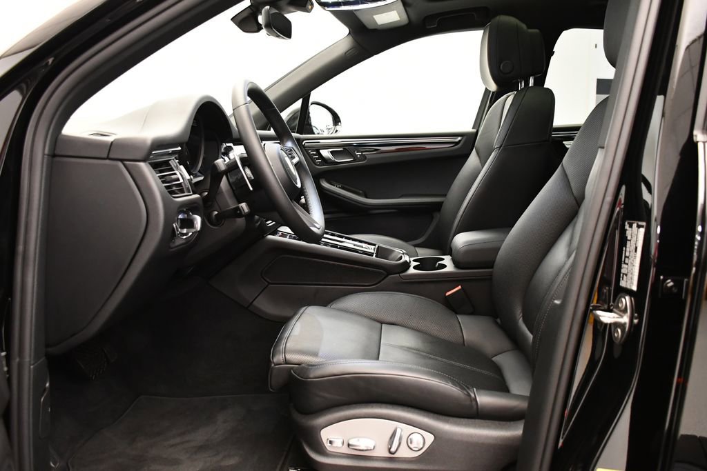 Used 2025 Porsche Macan image 5