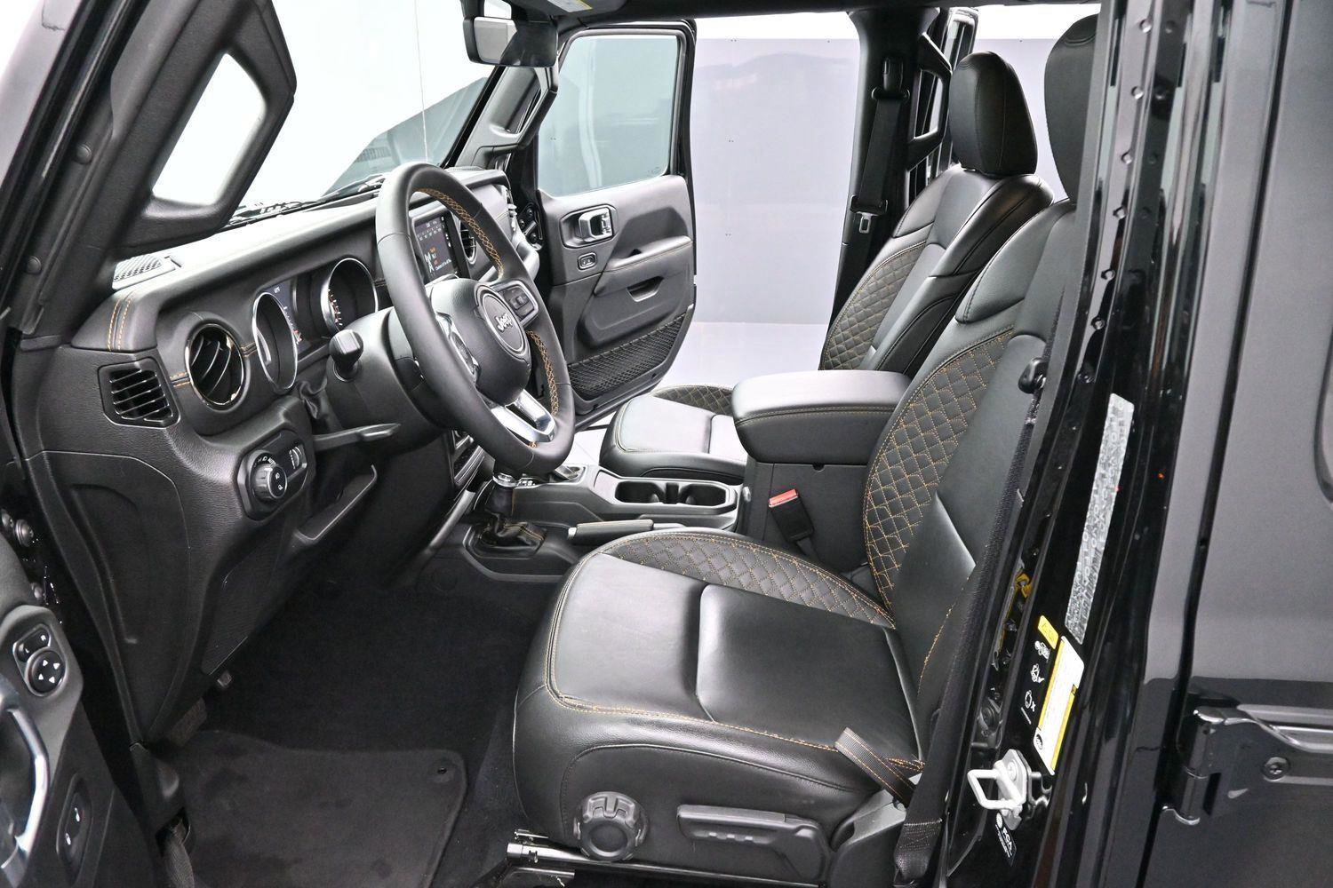 Used 2023 Jeep Gladiator Overland AWD/4WD image 12