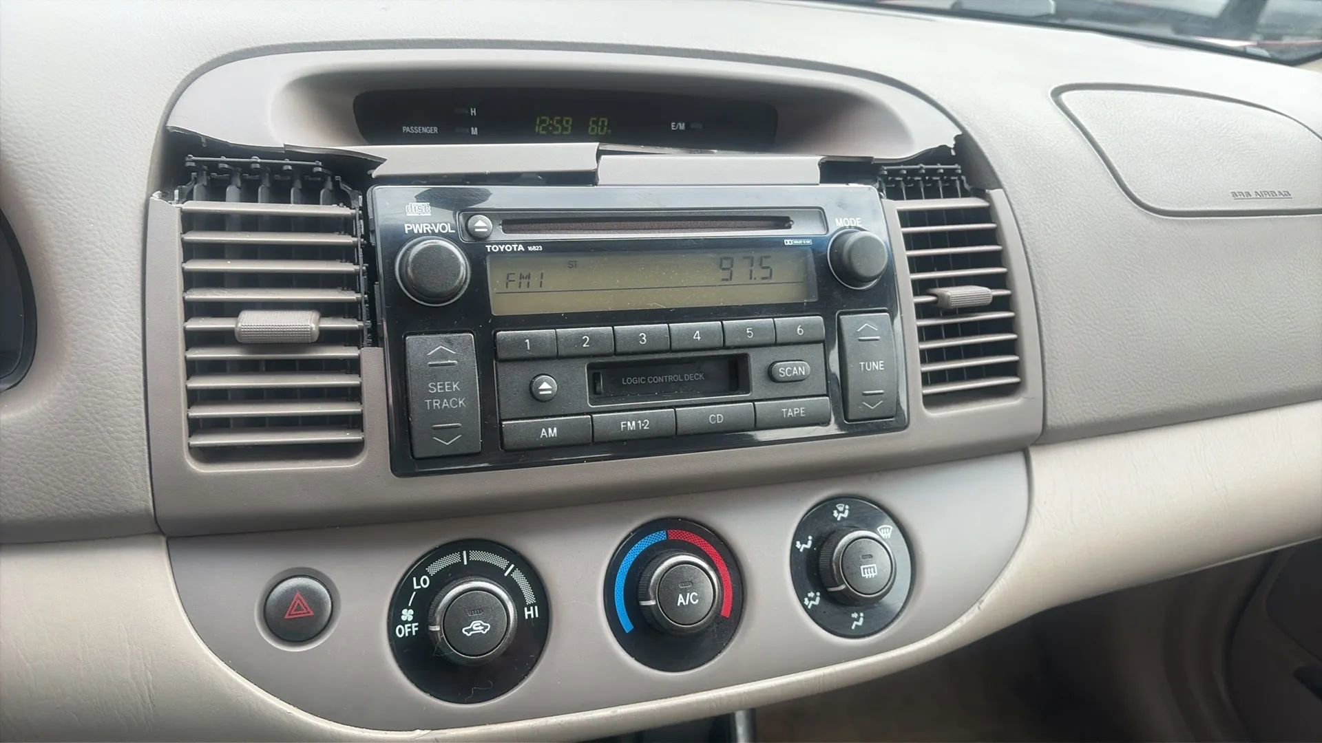 Used 2002 Toyota Camry LE FWD image 37