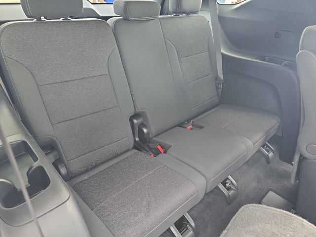 Used 2024 Chevrolet Traverse LT w/ LPO, Floor Liner Package FWD image 15