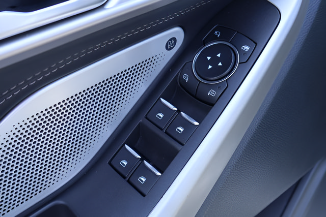 Used 2023 Ford Explorer Limited w/ Limited Technology Package RWD image 13
