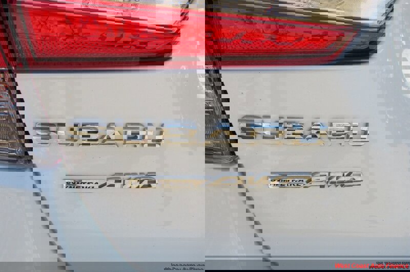Used 2017 Subaru Impreza 2.0i Premium image 5
