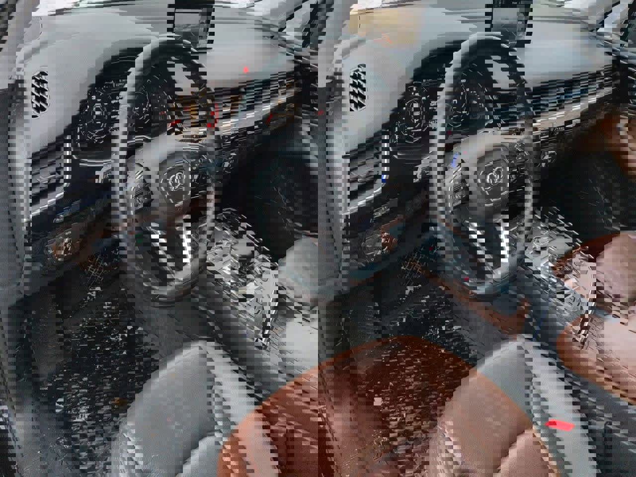 Used 2017 Audi Q7 3.0T Premium Plus image 2