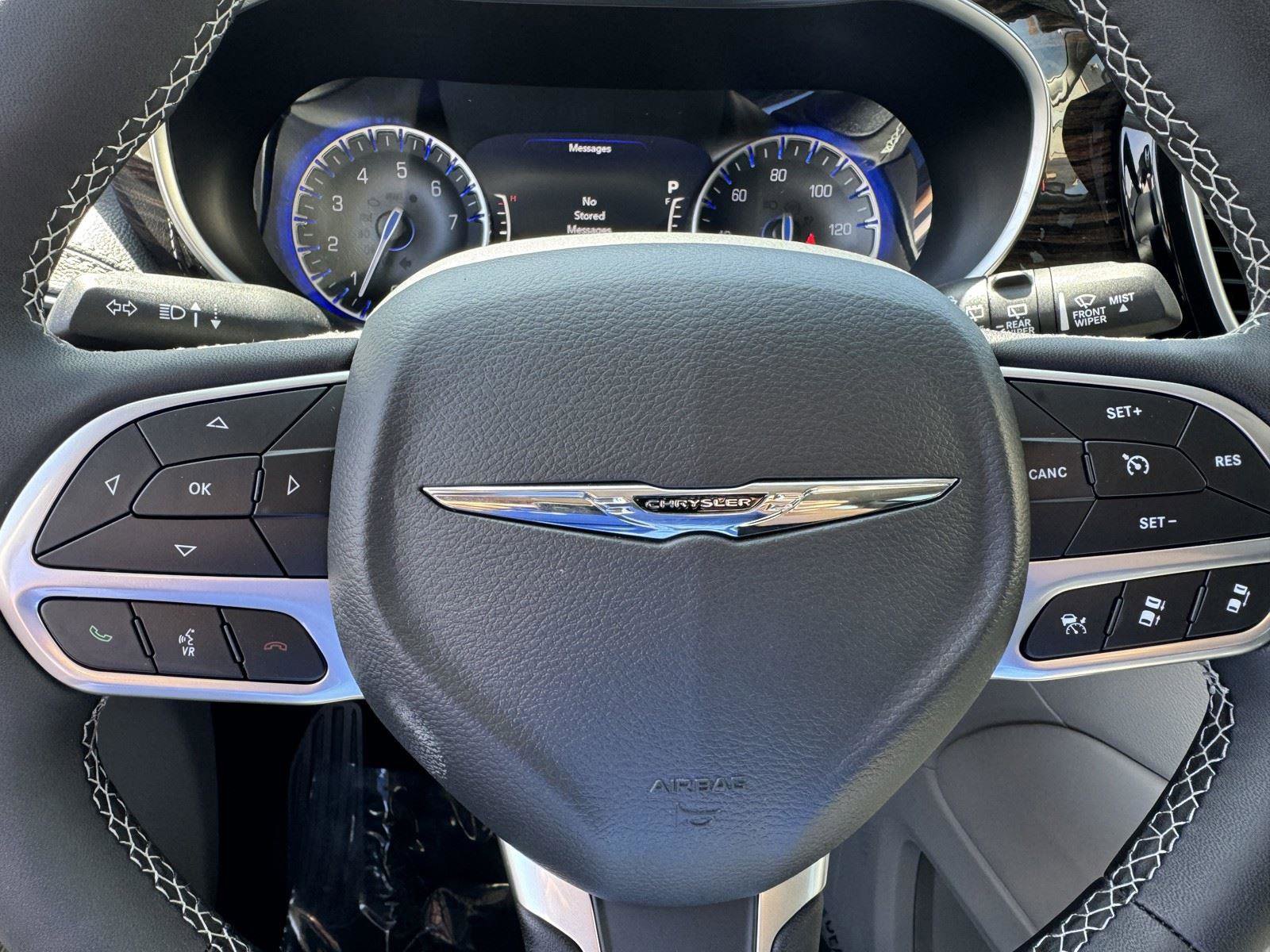 New 2024 Chrysler Pacifica Limited FWD image 24