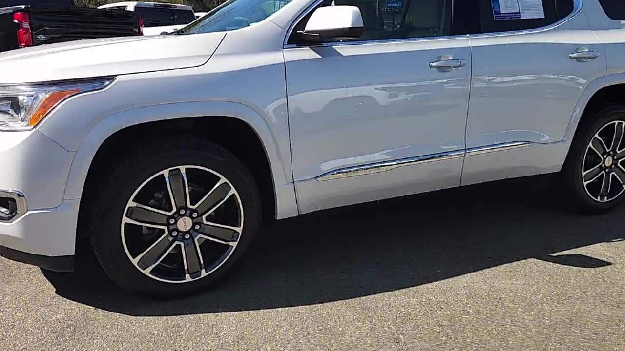Used 2019 GMC Acadia Denali image 4