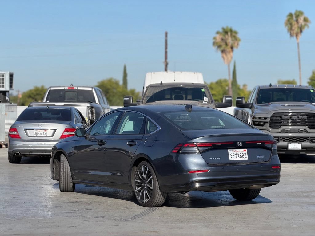 Used 2025 Honda Accord Touring image 2