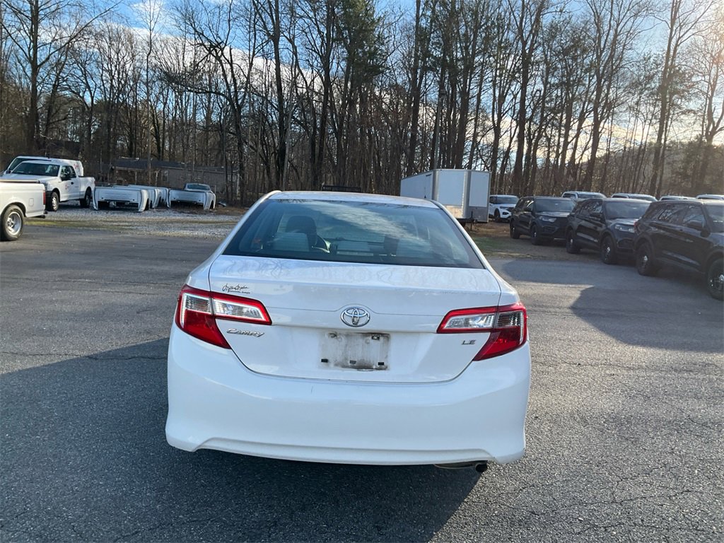 Used 2013 Toyota Camry LE image 6