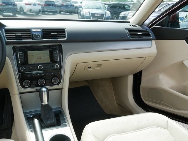 Used 2014 Volkswagen Passat 1.8T SE FWD image 24