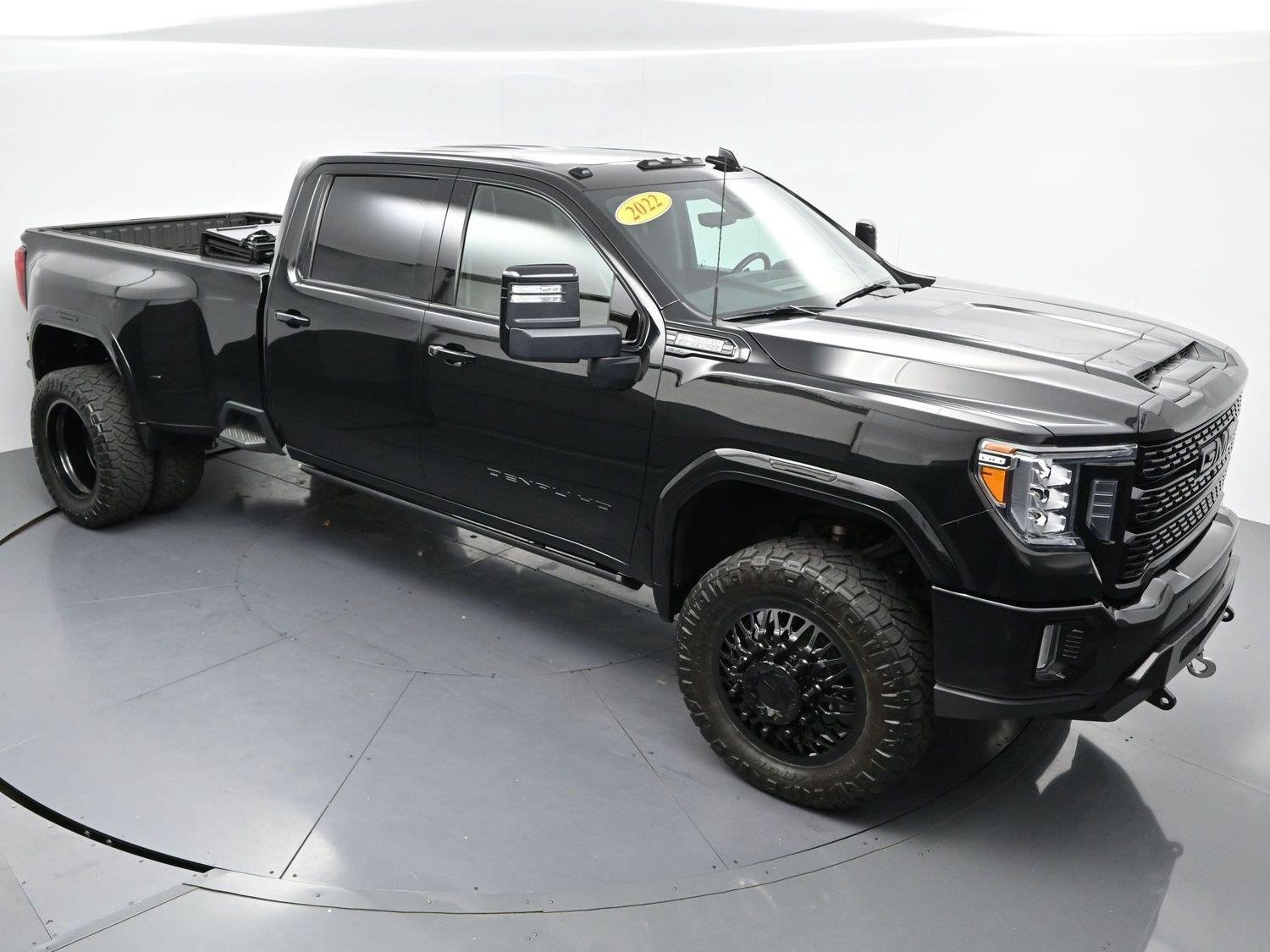 Used 2022 GMC Sierra 3500 Denali w/ Denali Ultimate Package AWD/4WD image 43
