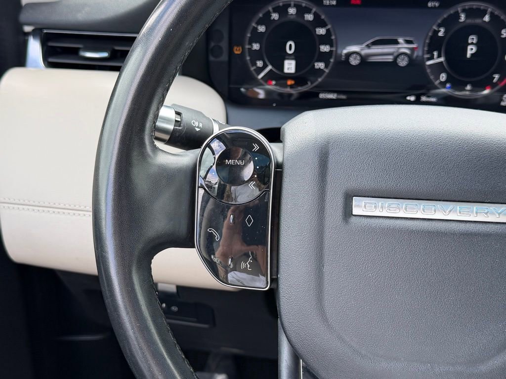 Used 2020 Land Rover Discovery Sport SE image 17