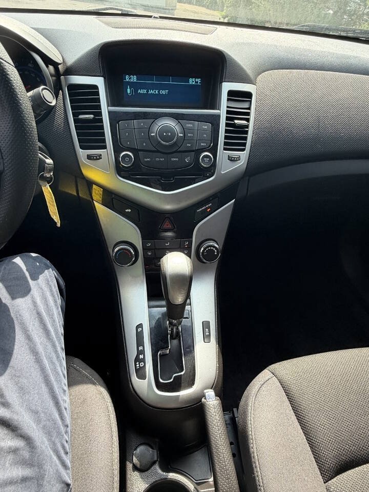 Used 2016 Chevrolet Cruze LT FWD image 14
