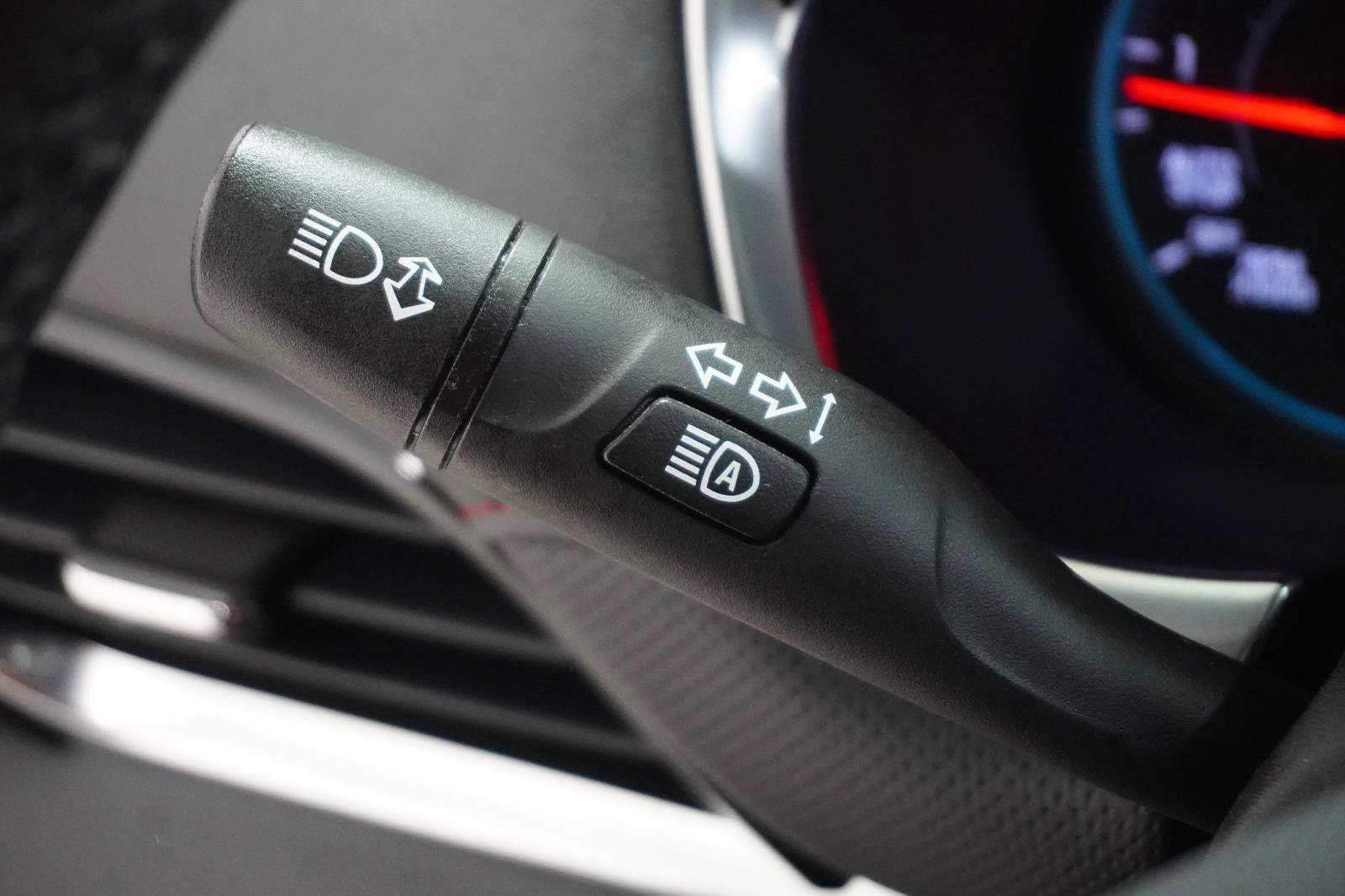 Used 2023 Chevrolet Traverse RS image 23